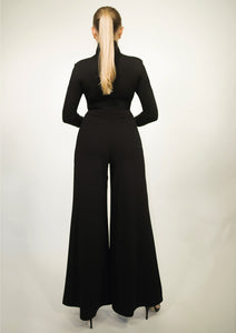 BACINA - Foto Hose "Vini" mit Modell - Rückansicht - Modedesignerin Tatjana Bacina